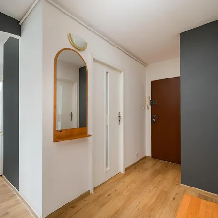 Ursus Niedzwiadek 3-bedroom By Bookinghost 아파트 바르샤바