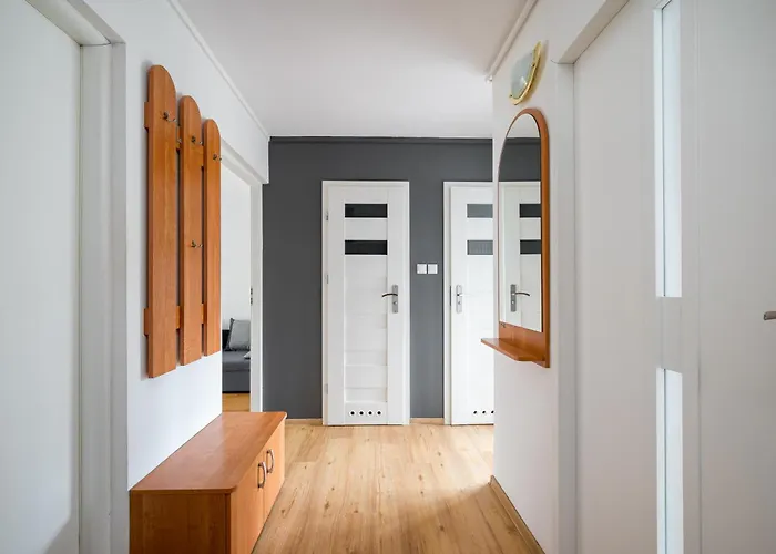 Ursus Niedzwiadek 3-bedroom By Bookinghost *